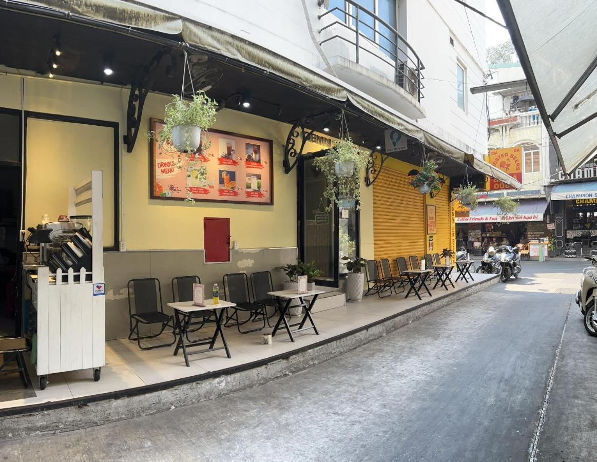 Gemini Saigon Luxury Hotel Хошимин Екстериор снимка