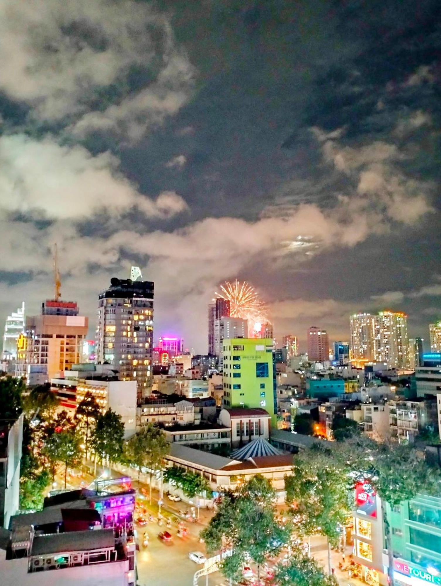 Gemini Saigon Luxury Hotel Хошимин Екстериор снимка